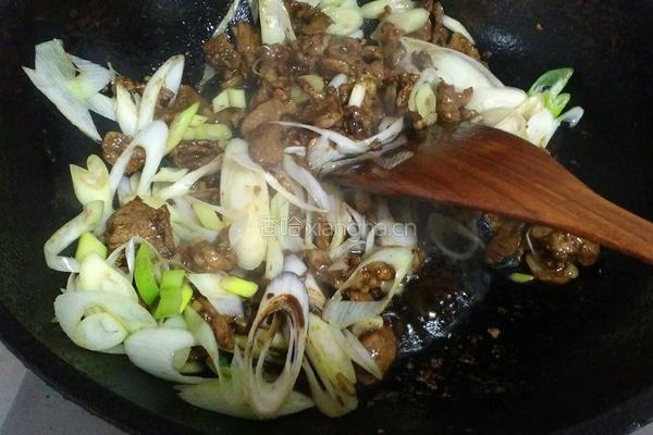葱爆羊肉的做法图解5