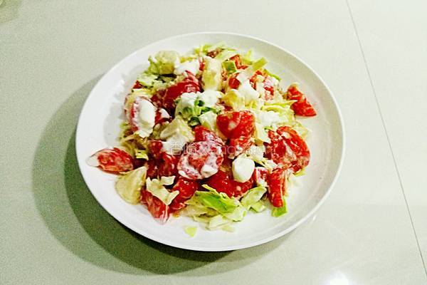 圣女果拌果蔬
