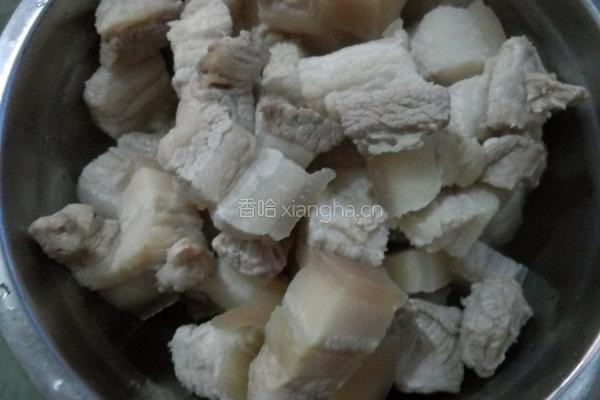 红烧肉炖土豆的做法图解2
