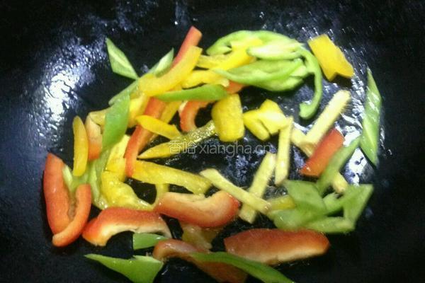 彩椒炒牛肉的做法图解2