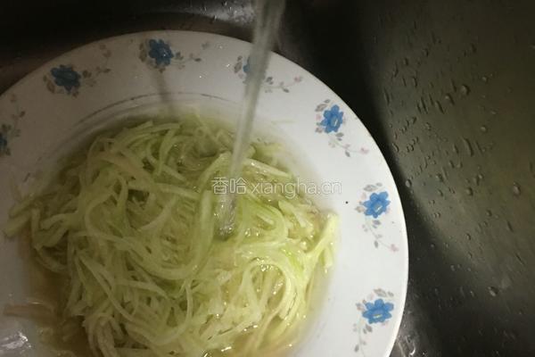 凉拌西瓜丝的做法图解8