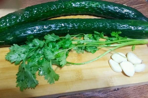 芝麻酱黄瓜的做法图解2