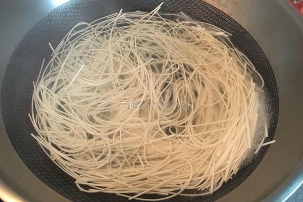 韩式辣拌面的做法图解3