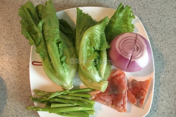 烟熏鲑鱼焗生菜的做法图解1