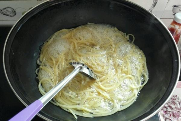 意大利面的做法图解2