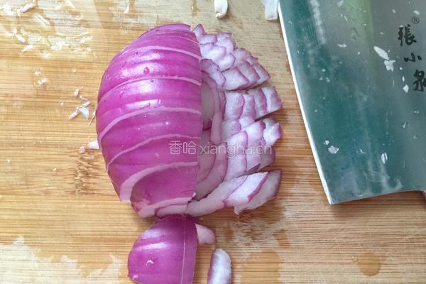 低脂奶油蘑菇酱配鸡腿肉的做法图解4