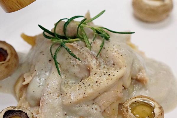 低脂奶油蘑菇酱配鸡腿肉的做法图解11