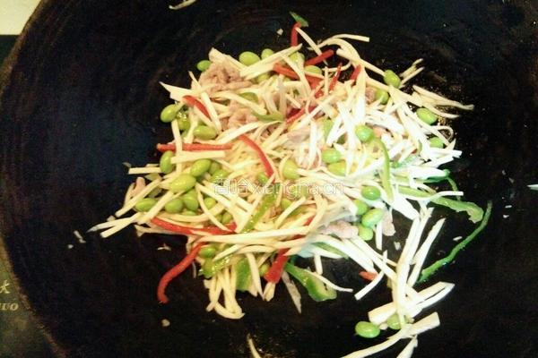 双椒茭白的做法图解10