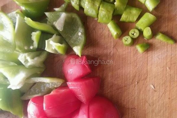 青椒炒茄子的做法图解3
