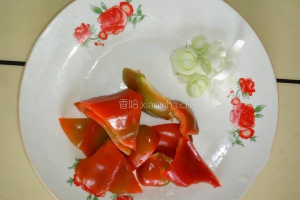 西兰花炒彩椒的做法图解2