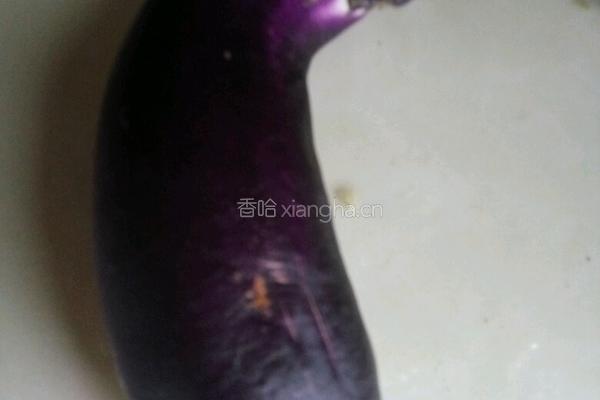 油炸茄子的做法图解1