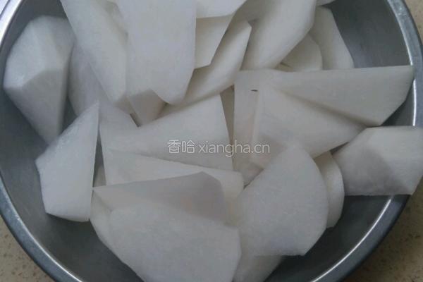 白萝卜牛仔骨汤的做法图解1