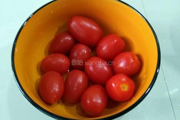 圣女果炒鸡蛋的做法图解1