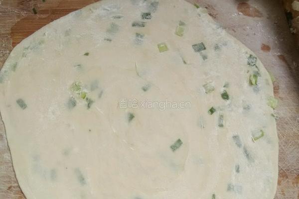 家常葱油饼的做法图解10