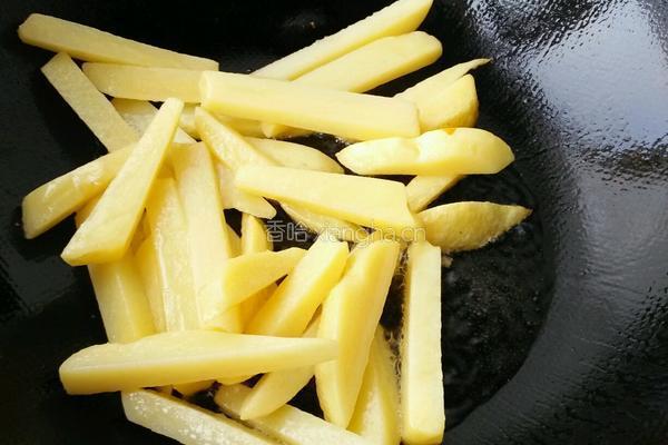 土豆炖豆角的做法图解3