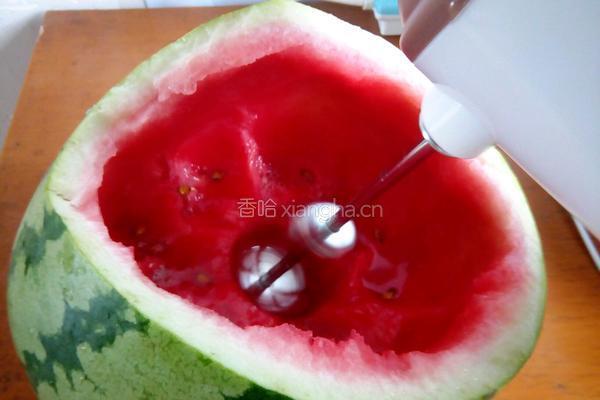 西瓜汁的做法图解3
