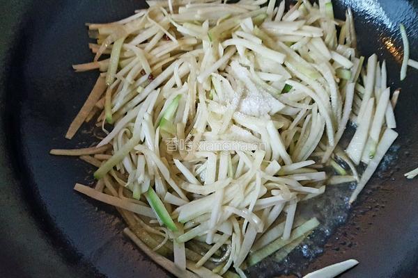 素炒白萝卜条的做法图解6