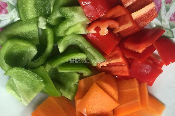彩椒牙签肉的做法图解2
