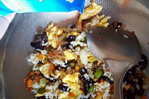 木耳蛋炒饭的做法图解6