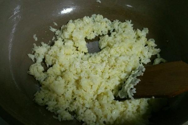 酱油炒饭的做法图解3