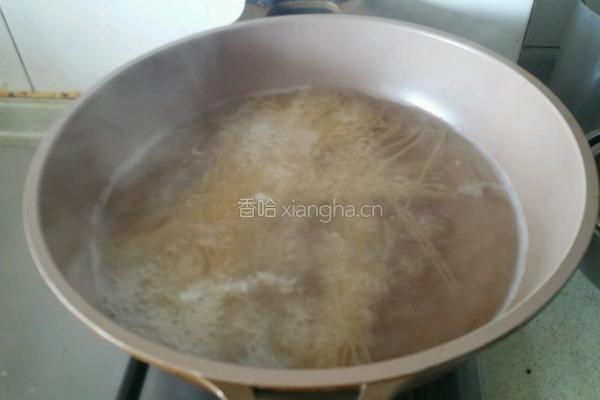 番茄意大利面的做法图解1