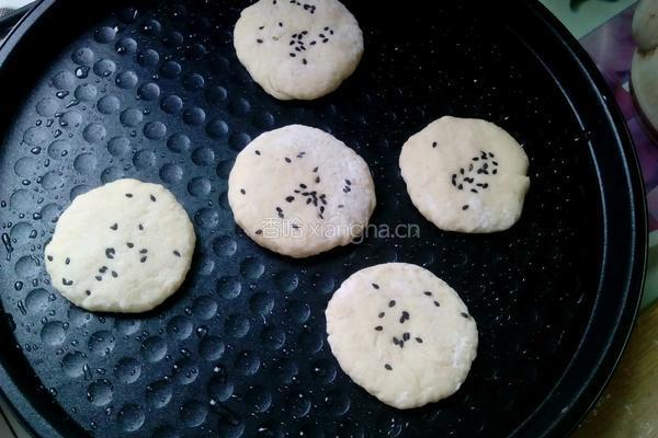 小馒头黑芝麻煎饼的做法图解10