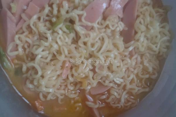 火腿泡面的做法图解4