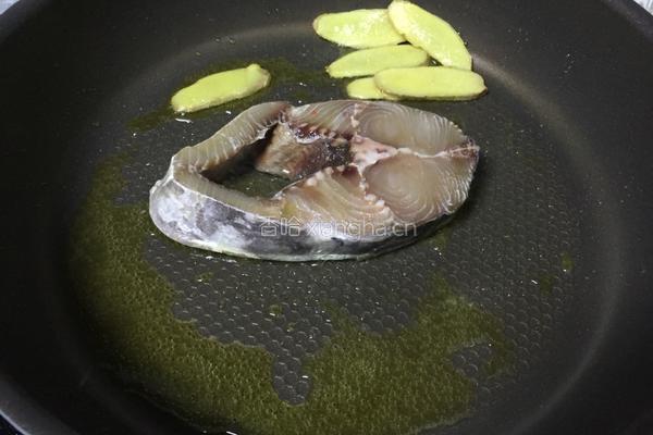 香煎马胶鱼的做法图解2