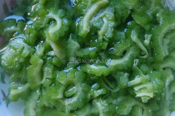 苦瓜黑木虾仁的做法图解2