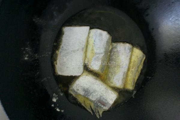 家常煎带鱼的做法图解3