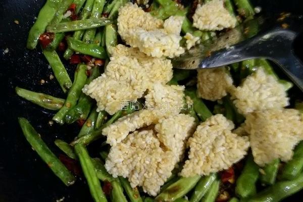 干煸锅巴四季豆的做法图解10