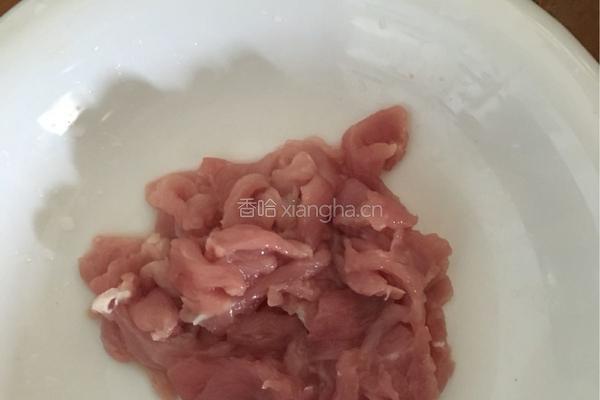 五彩缤纷，洋葱青椒肉丝的做法图解3