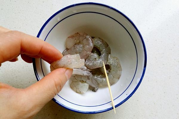 虾仁炒饭的做法图解2