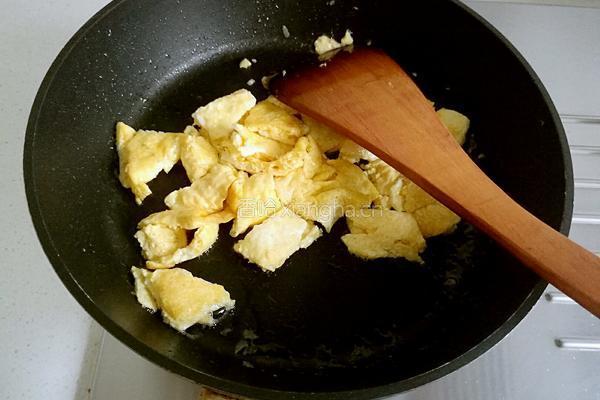 虾仁炒饭的做法图解14