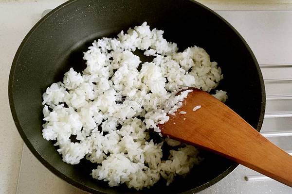 虾仁炒饭的做法图解22