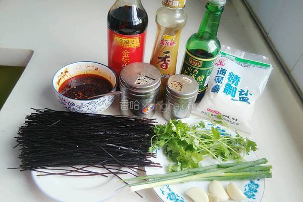 凉拌蕨根粉的做法图解1