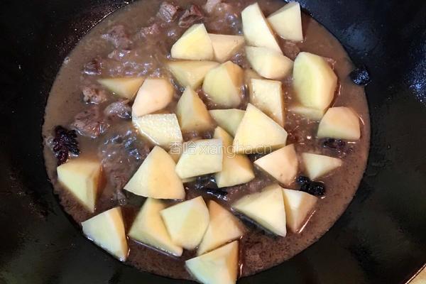 牛肉焖土豆的做法图解7