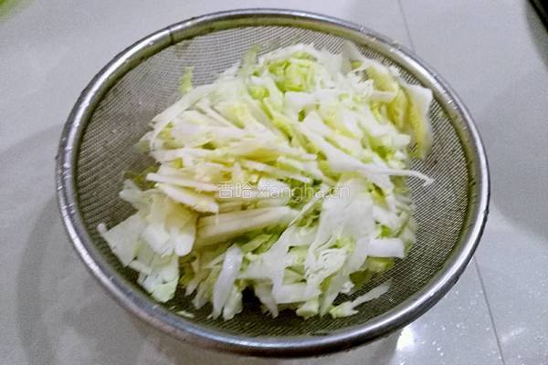 卷心菜与千叶豆腐的做法图解2