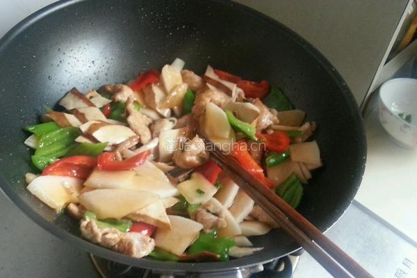 三鲜蜜瓜小炒肉的做法图解10