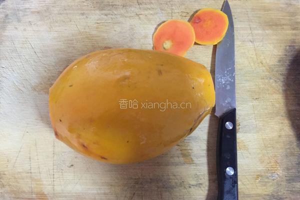 木瓜炖奶的做法图解1