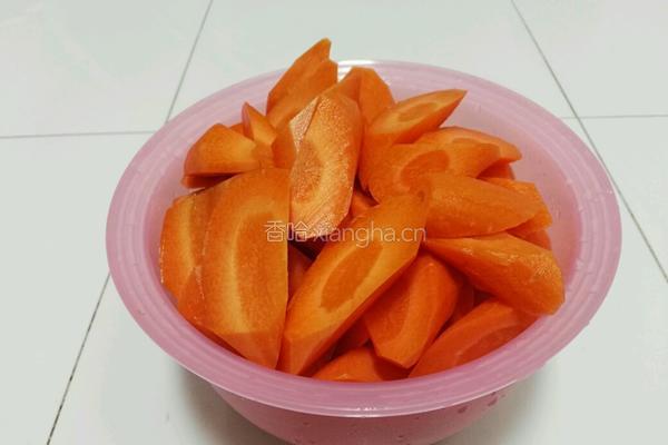 蜜汁胡萝卜的做法图解2