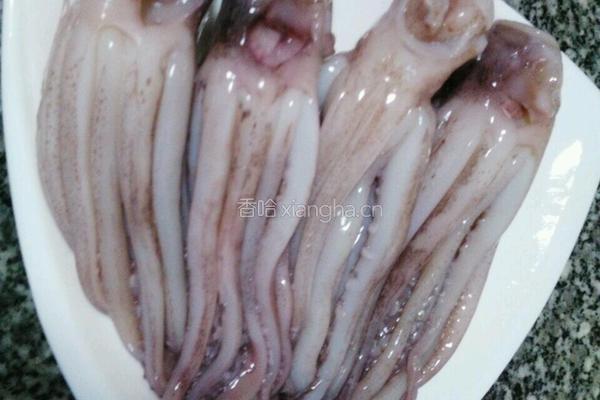 蒜苔鱿鱼须的做法图解1