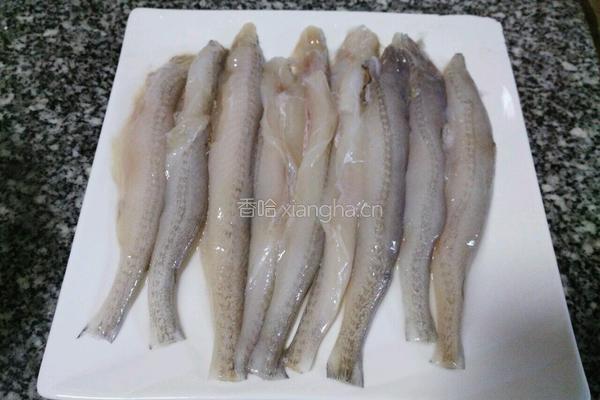 炸豆腐鱼的做法图解1