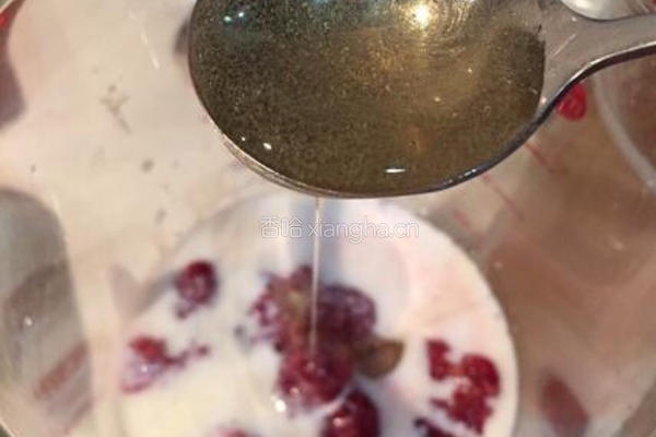 蔓越莓猫爪酸奶冰棒的做法图解2