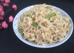 豆芽青椒炒百叶