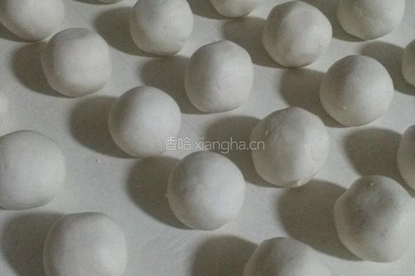 手工黑糖汤圆的做法图解3