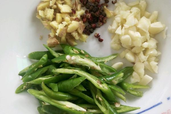 黄瓜炒肉的做法图解3
