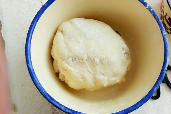 豆沙面包的做法图解1