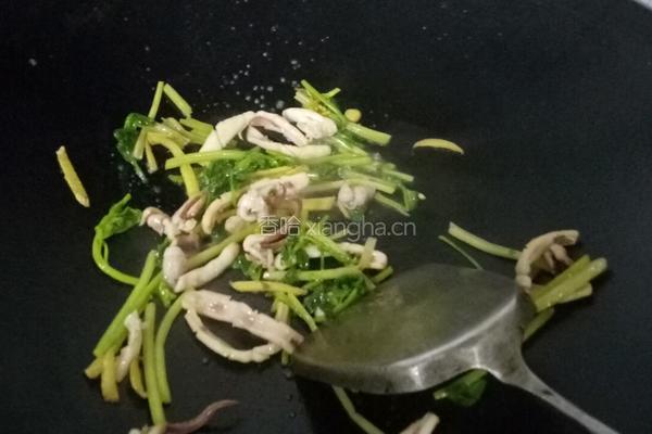 芹菜炒干鱿的做法图解10