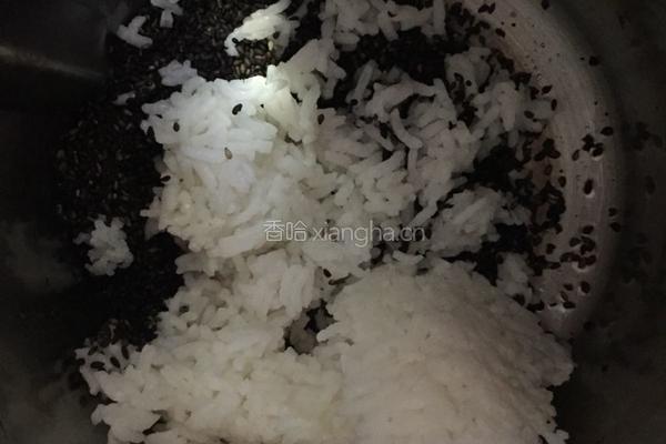 红枣核桃芝麻糊的做法图解1